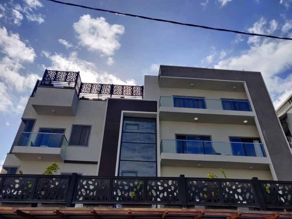 Shanti Haveli Beachfront Apartments Flic en Flac Экстерьер фото